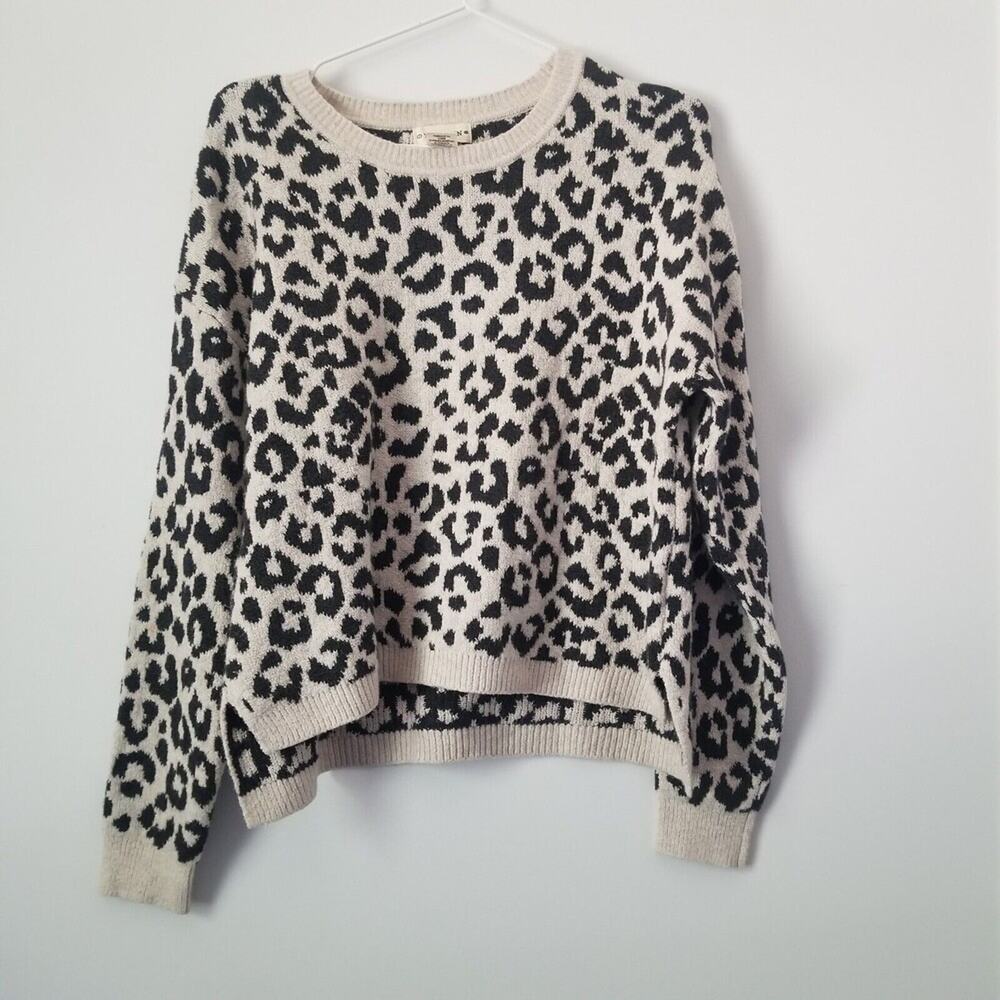 Leopard Print Sweater by Yet Again size Medium